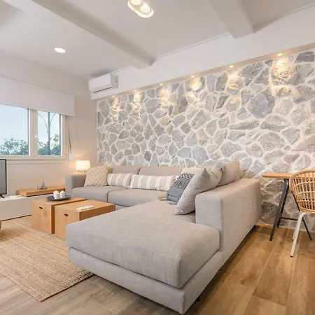 拉帕诺斯公寓 * 帕莱欧卡斯提撒