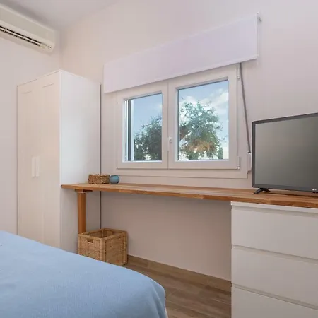 拉帕诺斯公寓 * 帕莱欧卡斯提撒